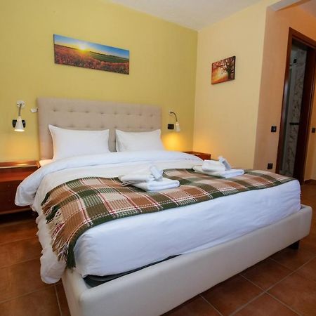 Villa Rina Deluxe And Cottage Porto Ceresio Extérieur photo