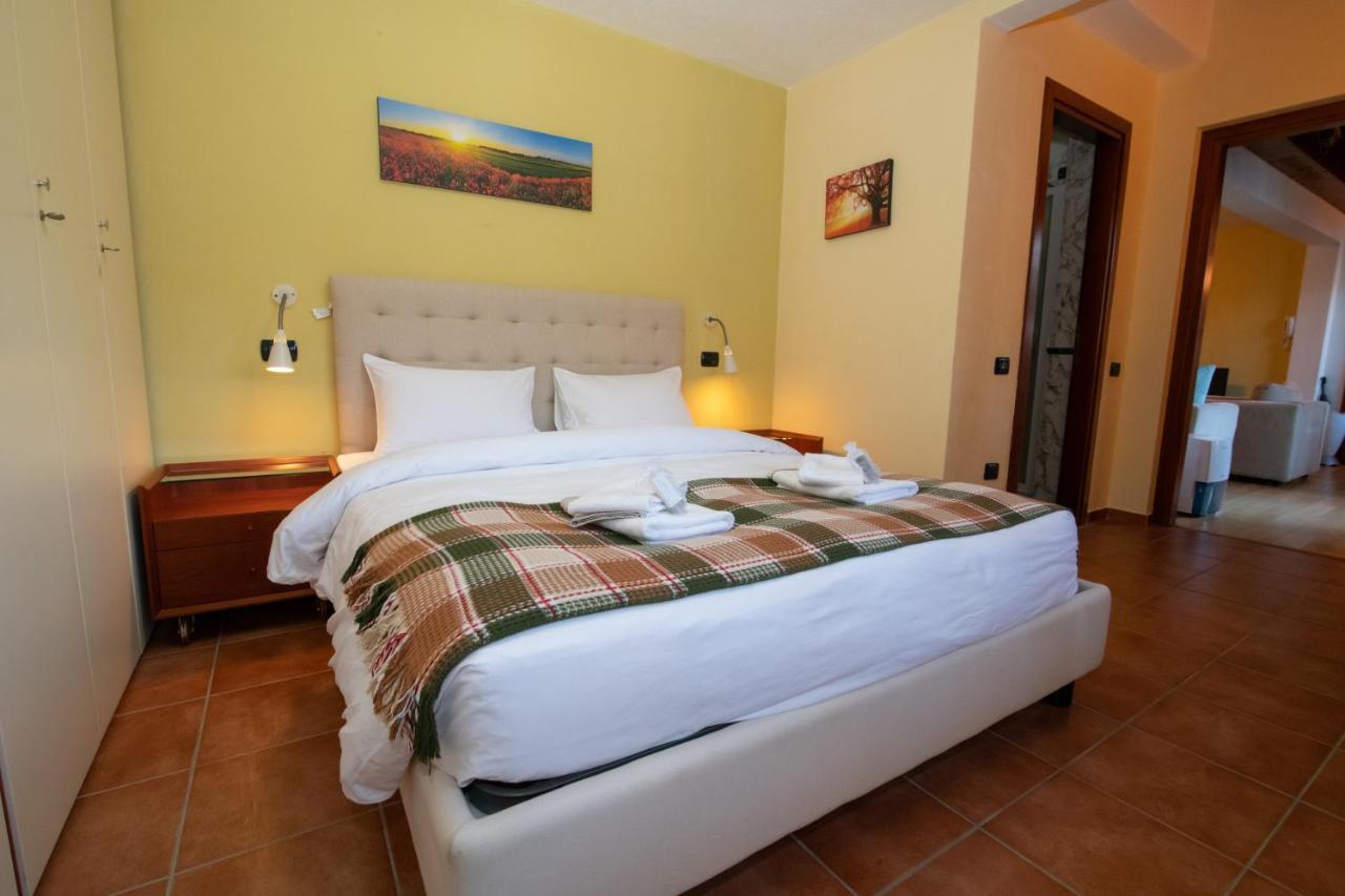 Villa Rina Deluxe And Cottage Porto Ceresio Extérieur photo