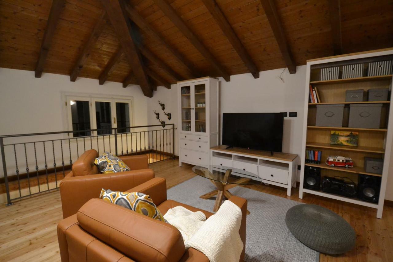 Villa Rina Deluxe And Cottage Porto Ceresio Extérieur photo