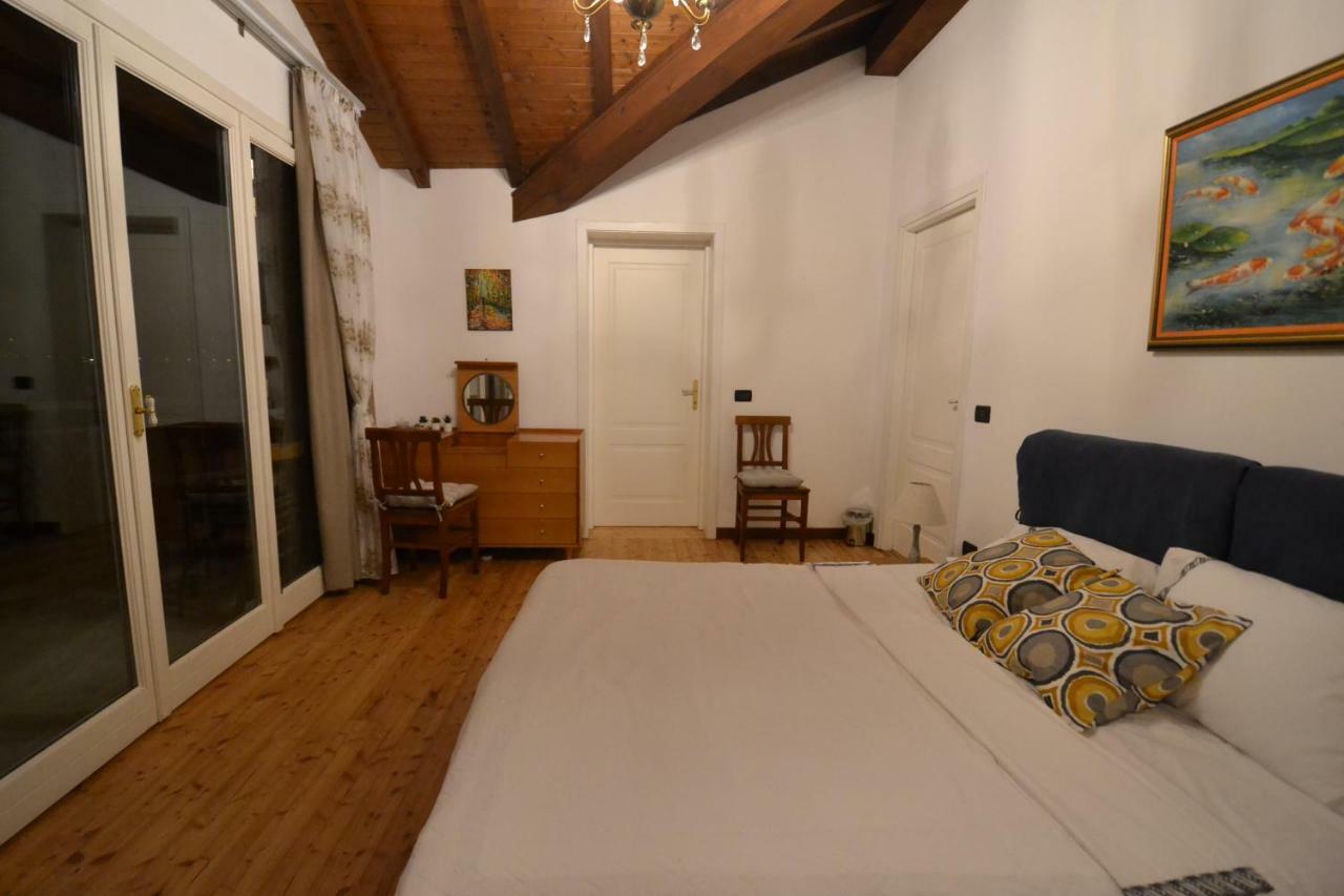 Villa Rina Deluxe And Cottage Porto Ceresio Extérieur photo